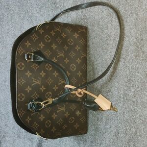 Alma B' N B Louie Vuitton purse